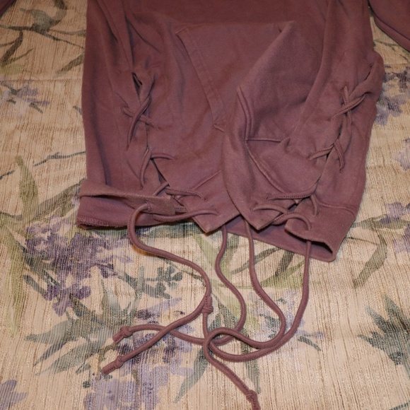 NWOT Sweatshirt - Picture 6 of 6